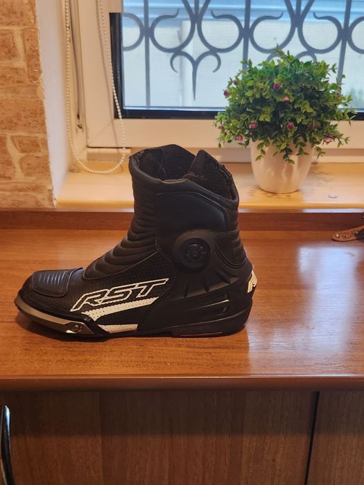 Мотоботи RST в гарному стані