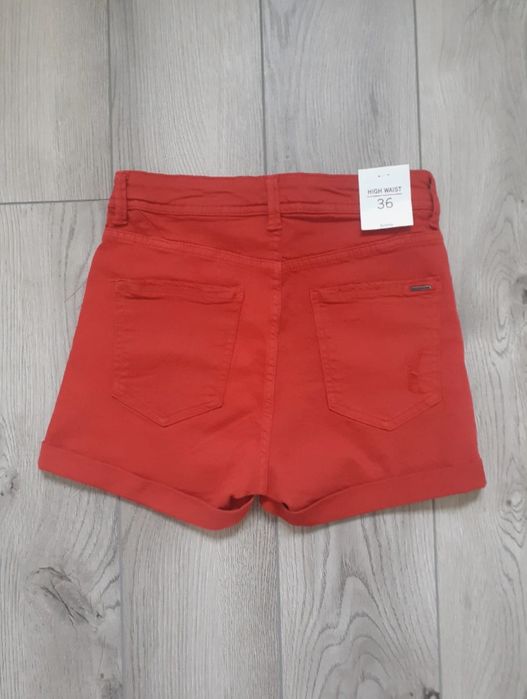 Stradivarius Nowe czerwone szorty high waist 34 XS