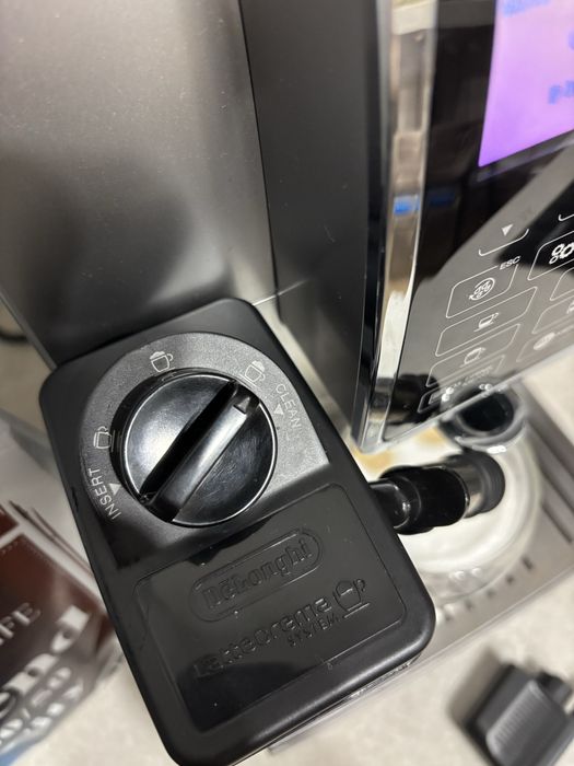 Кавомашина Delonghi dinamica