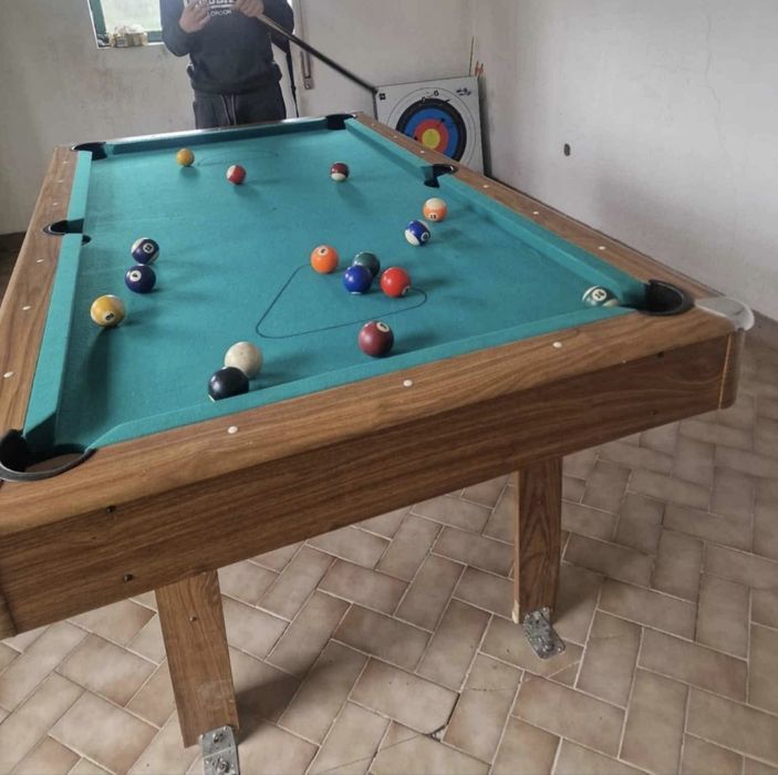 Mesa de snooker em madeira