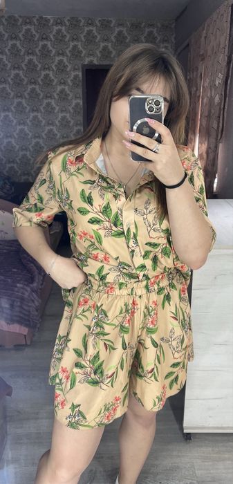 Крстюм( шорти і рубашка)