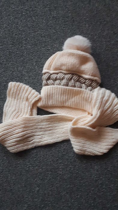 Nowy cieplutki komplet  zima czapka + szalik