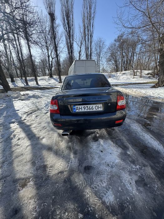 Продам задний бампер приора с усилителем