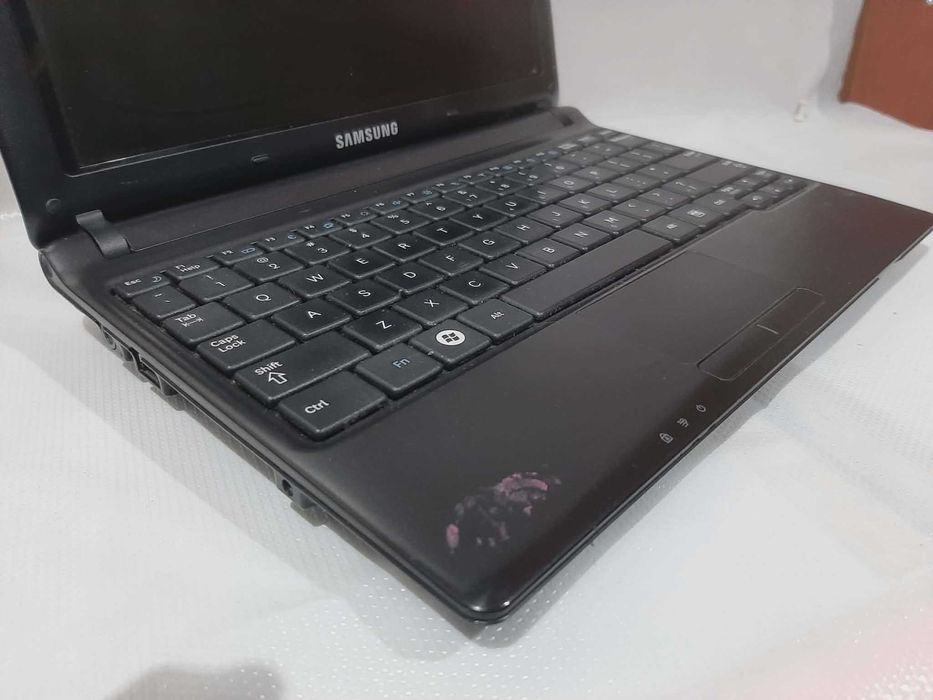 Notebook Samsung N102SP Atom N2100 / 1GB / 320HDD/ Win 7 Starter