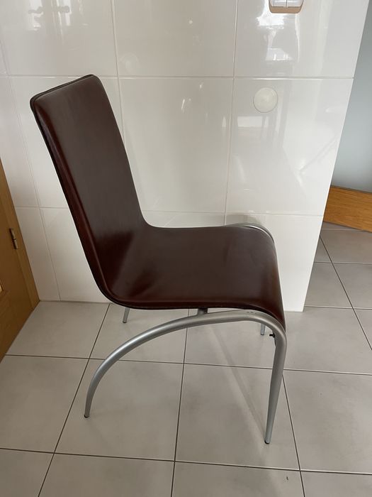 Cadeiras em polipele castanhas  4x