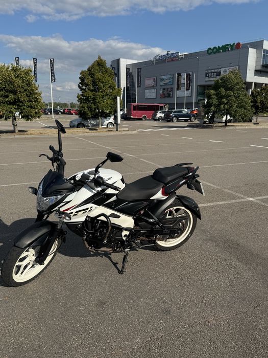 Bajaj pulsar ns 200
