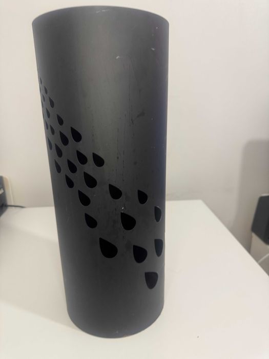 Porta-guarda-chuva em Metal – Design Moderno e Resistente!