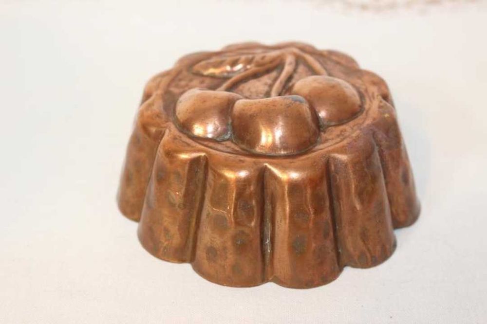 форма для випікання з рельєфом вишні, вінтаж