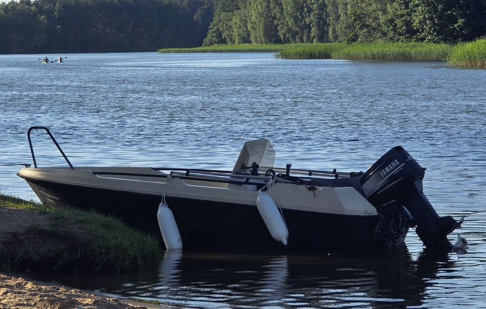 Łódź Terhi 415, silnik YAMAHA 40 2T, przyczepa