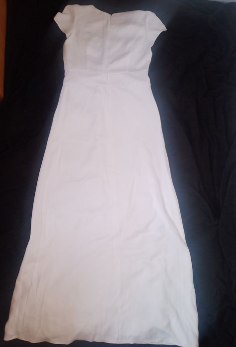 Біле плаття вишите бісером