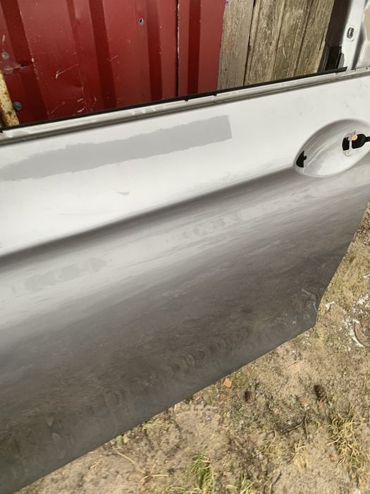 Двері бмв ф10 з  склом і ручкою