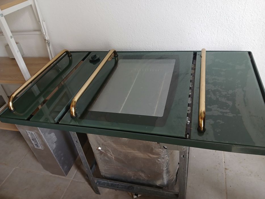 Forno e bico verde escuro