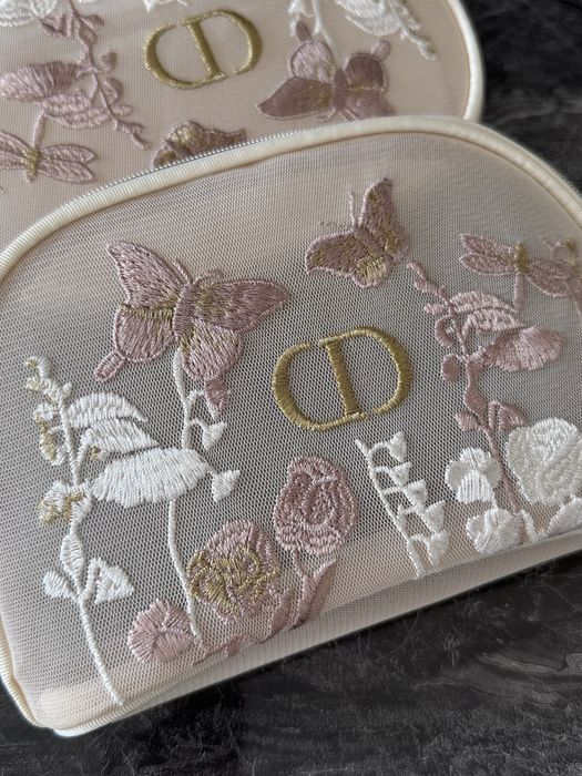 Косметичка Dior з вишивкою