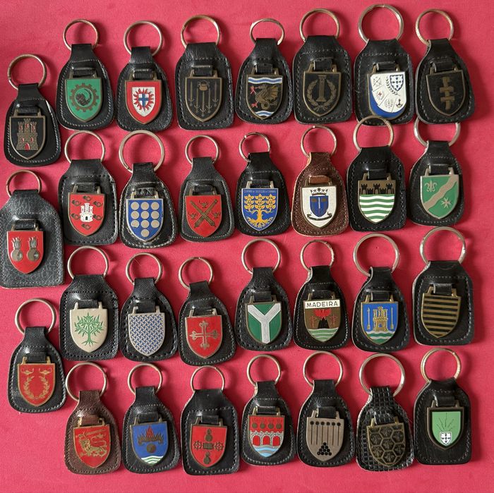 Porta chaves com pequeno crachá Militar