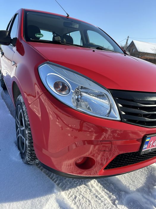 Dacia Sandero 2012 року випуску, рідна фарба