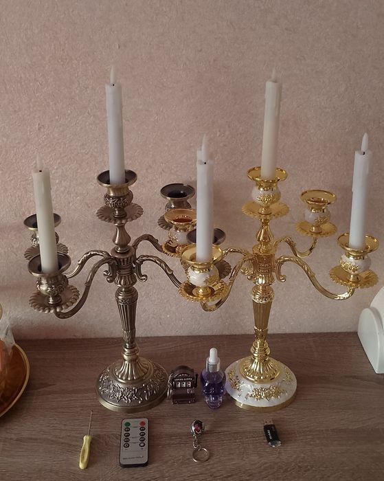 Вишукані підсвічники бронзового кольору з орнаментом на 5 свічок канделябр  для декору і подарунку