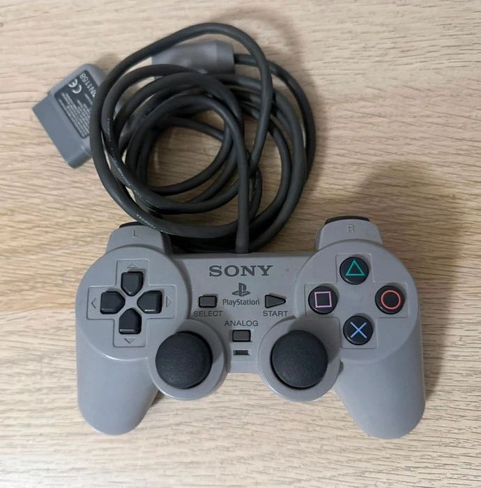 Comando Com Fio Cinzento PlayStation One (PS1)
