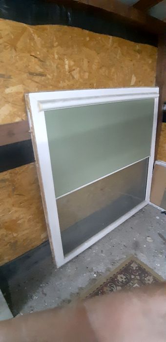 Witryna PCV 147x144 z roletą