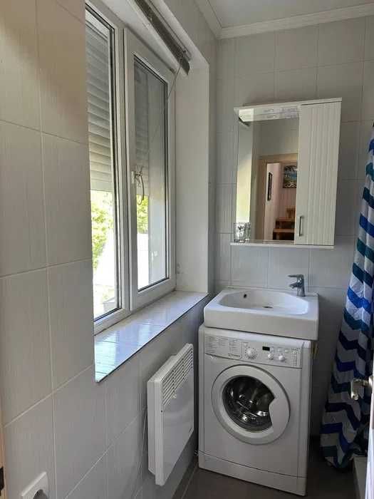 Продам дачу с.Новосілки.Підсобні приміщення,криниця,камін