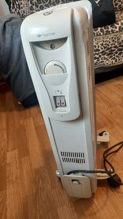 Radiador a óleo dos pequenos a funcionar muito bem