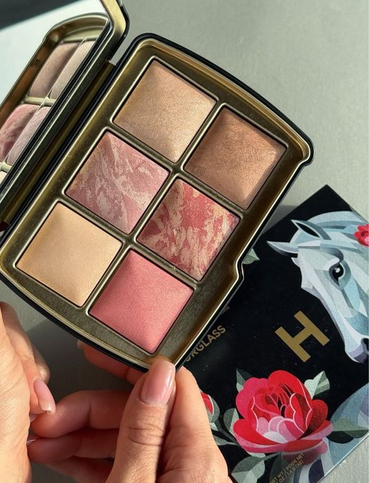 Палетка Hourglass horse кінь