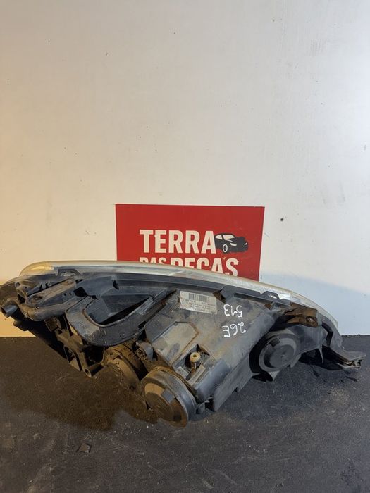 Farol Frontal Citroen Jumpy II Esquerdo 89901161