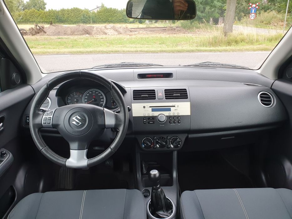 Sprzedam sprowadzony z Niemiec Suzuki Swift po lifcie.