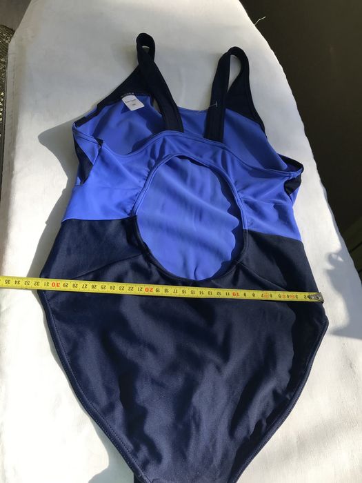 Купальник для бассейна розмер S новый