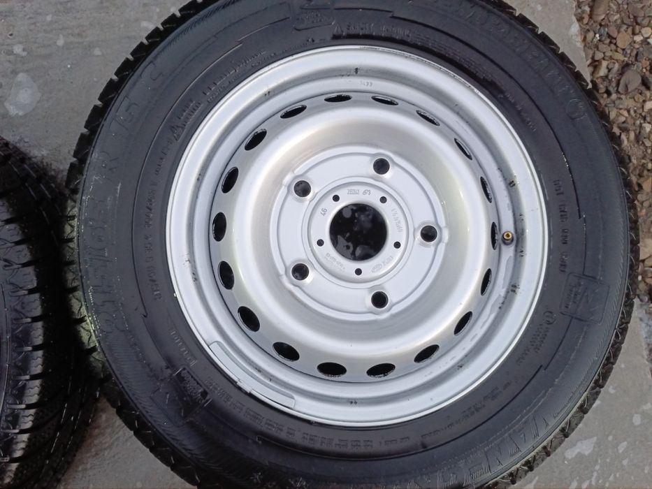 5/160r15 Ford Transit