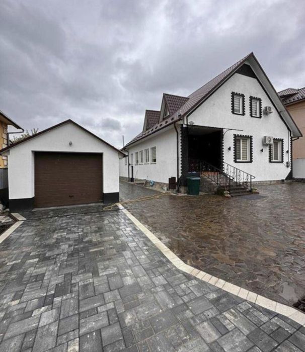 Продається БУДИНОК р-н ,,Роша клуб" Чернівці  300 000$