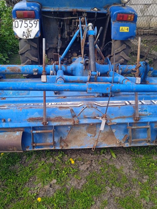 Продам трактор та навісне  до нього