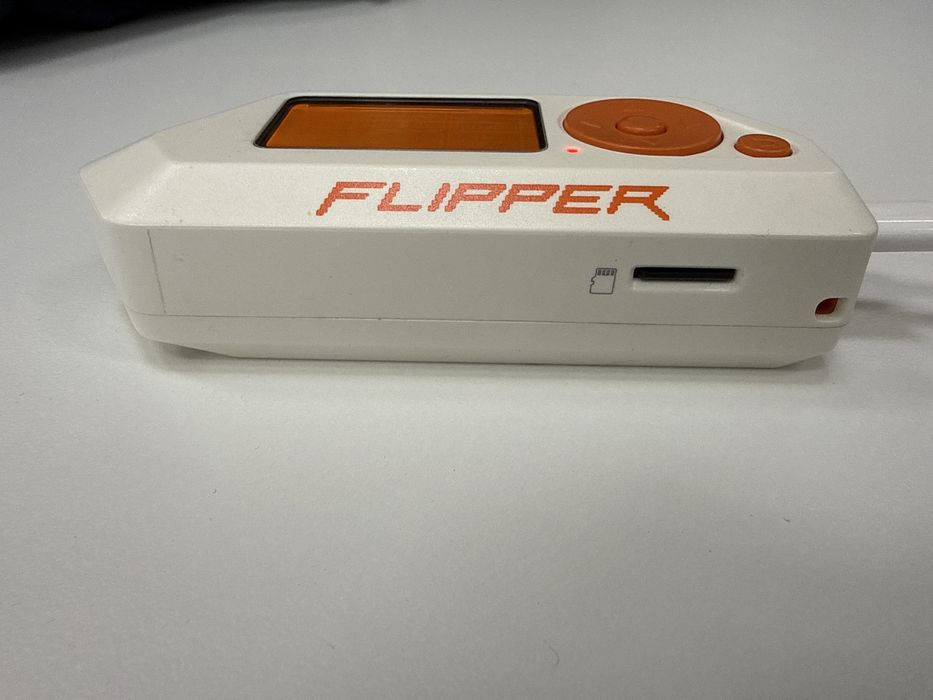 Flipper Zero + Memory Card454447385323786242