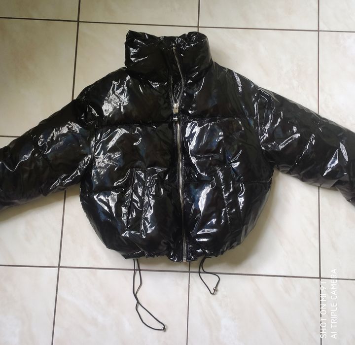 Czarna kurtka bershka