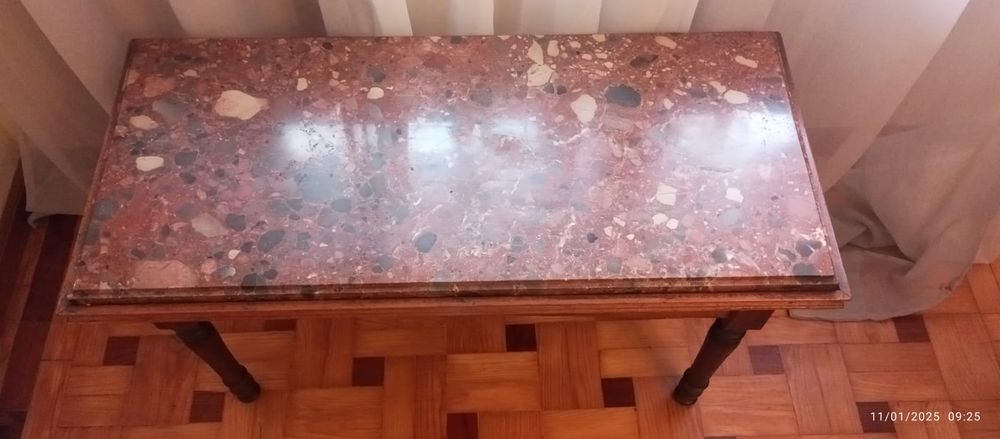 Mesa de sala estar.