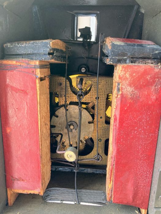 Настінний годинник Маяк з кукушкою