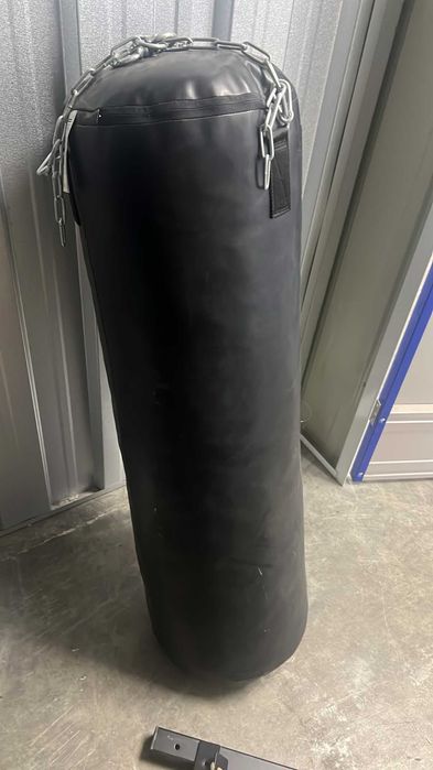 Saco de boxeo + soporte de parede