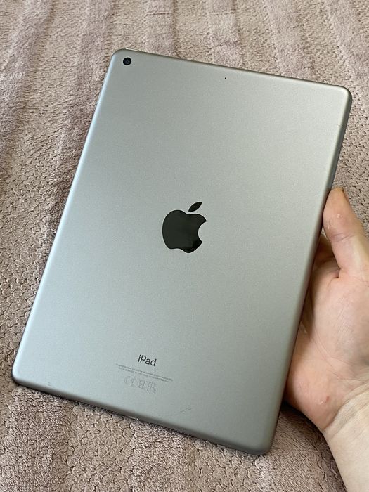 Планшет Apple Ipad 6-32gb класний стан