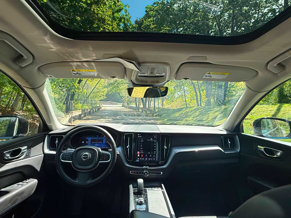 Volvo XC60 B5 Core      2023