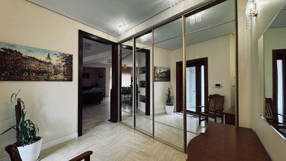 Продаємо сучасний будинок Еліт-класу на Цементників