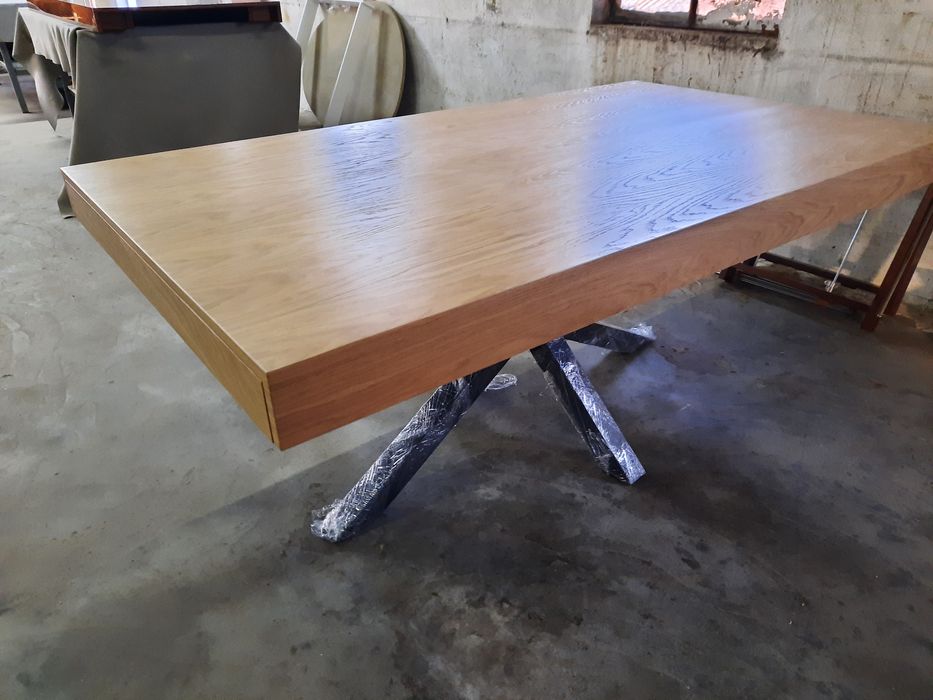 Mesa Jantar Extensível Carvalho Natural e Base Ferro Preto