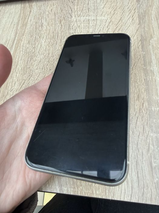 вживаний айфон 11 / 64gb