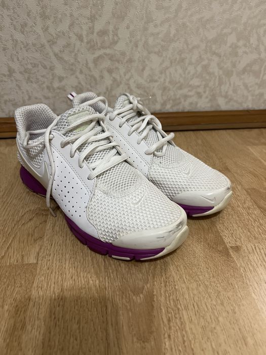 Жіночі кросівки Nike