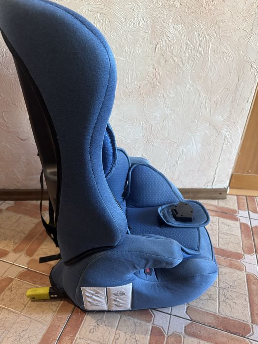 Дитяче автокрісло