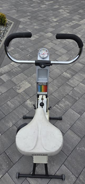 Rower treningowy stacjonarny.