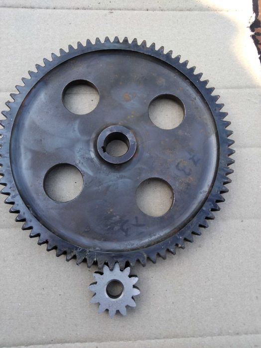 шестеренчатая пара  (мод.2,5, Диаметры-190см и 36мм) , в нов. состоян.
