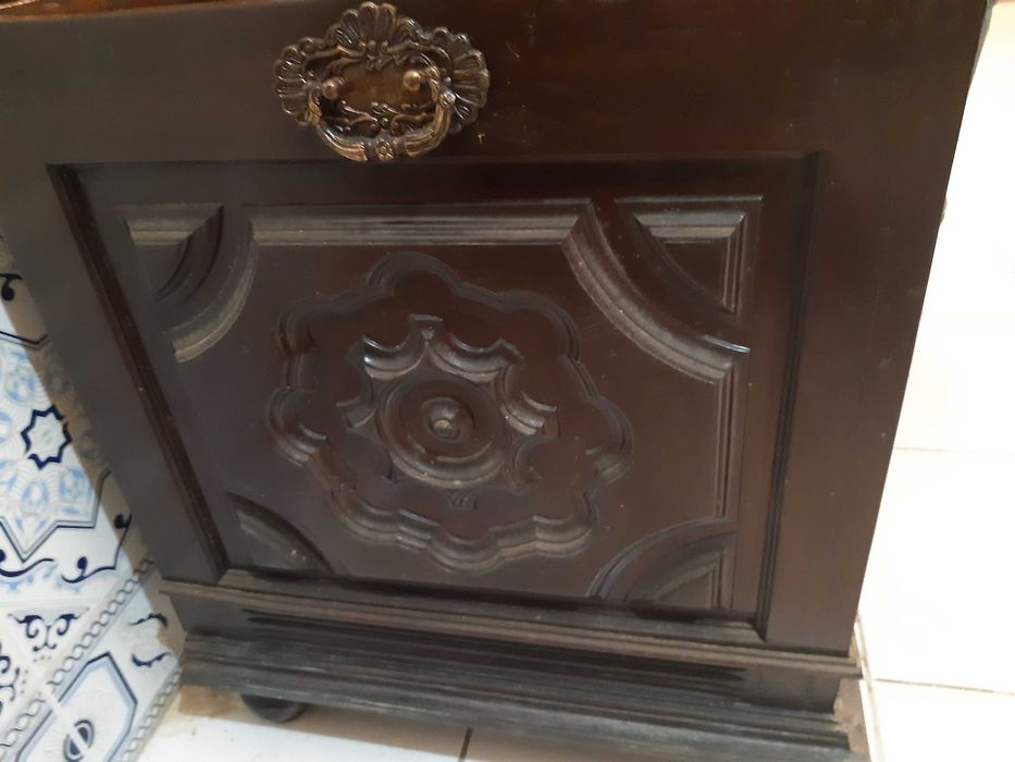 Arca madeira maciça, anos 70, excelente estado