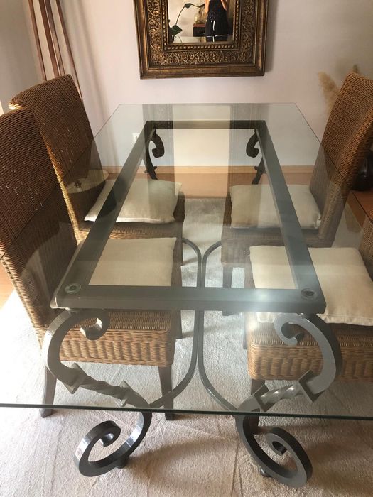 Mesa e Cadeiras