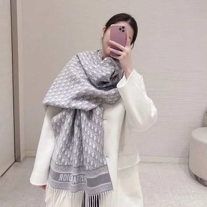 Stylowy ciepły szal szary, dwustronny, z wzorem