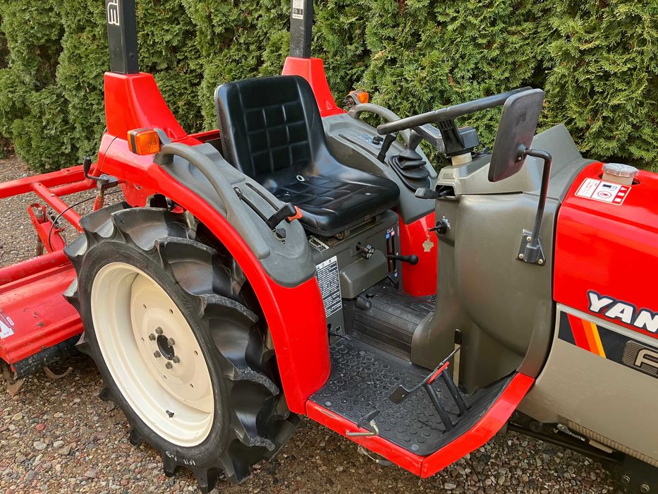 Mini Traktor Yanmar AF18 Ciągnik Sadowniczy Ogrodniczy Rewers