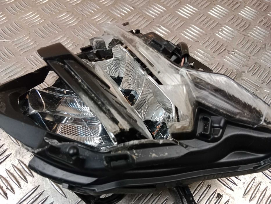 Honda CB 750 Hornet Lampa Przód Przednia Reflektor Przedni  23+